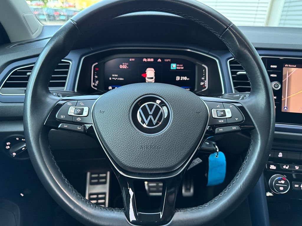 Volkswagen T-Roc 1.5 TSI DSG R-LINE - Samsaru's Car Outlet