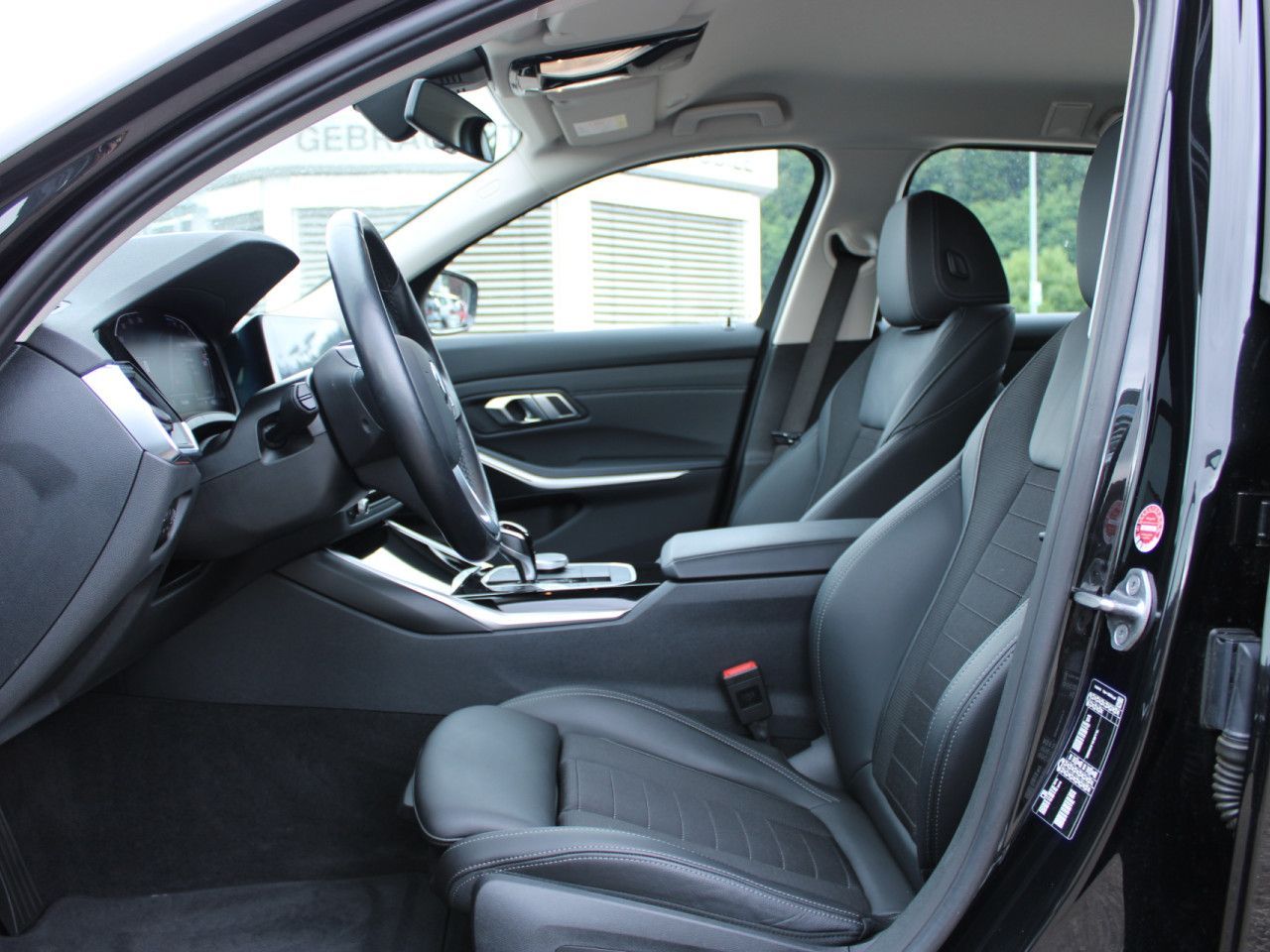 BMW 320d T.Sport - Samsaru's Car Outlet