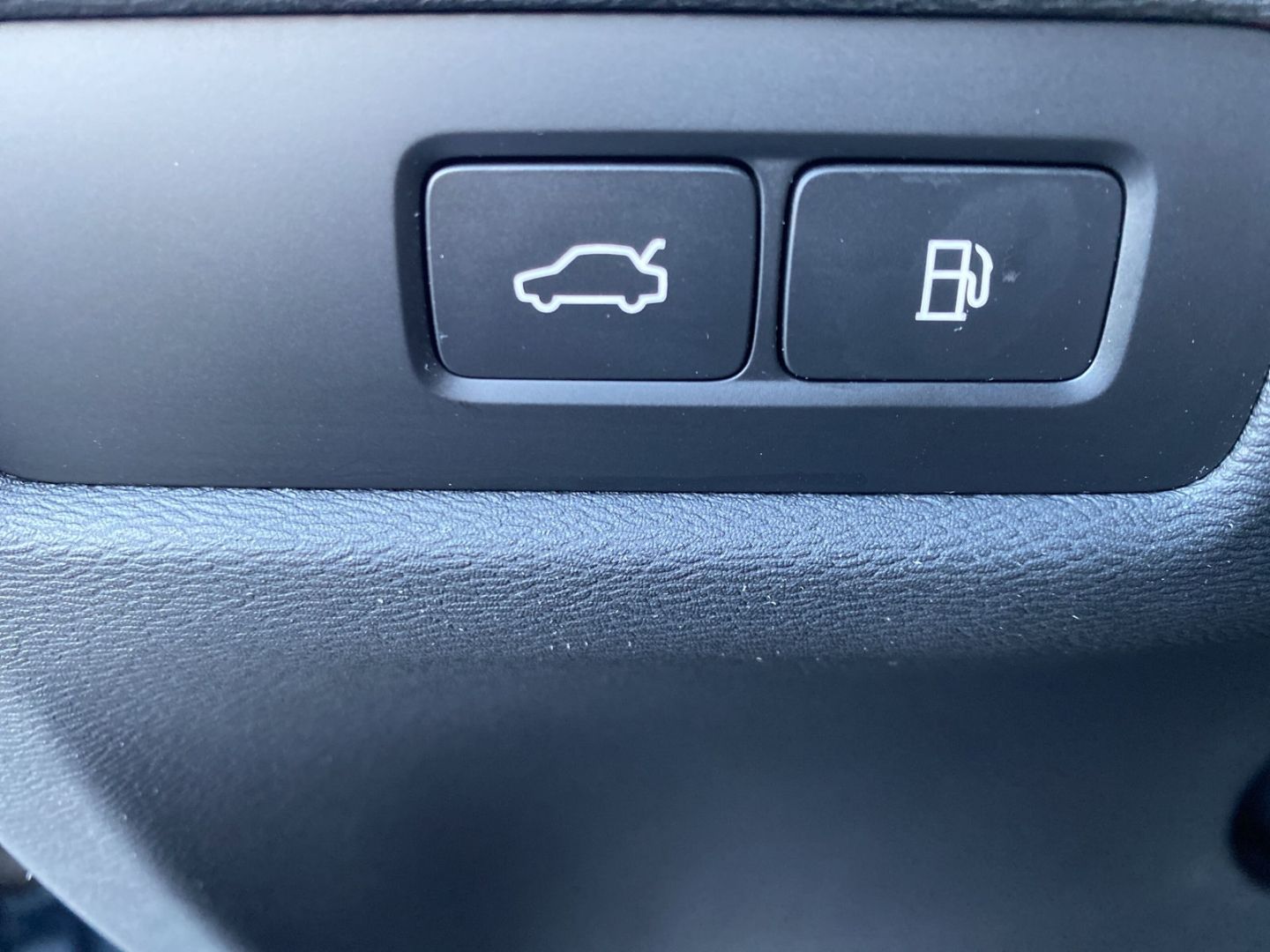 Volvo V60 T6 AWD Ultra Dark Recharge B&W HUD Pano-Dach