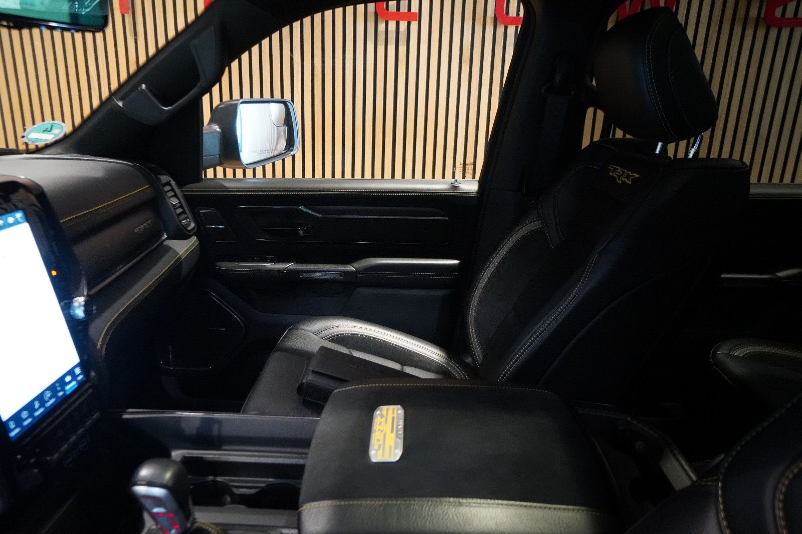 Dodge RAM 1500 TRX V8 6.2 L -Hardtop-MWST-Top Zustand