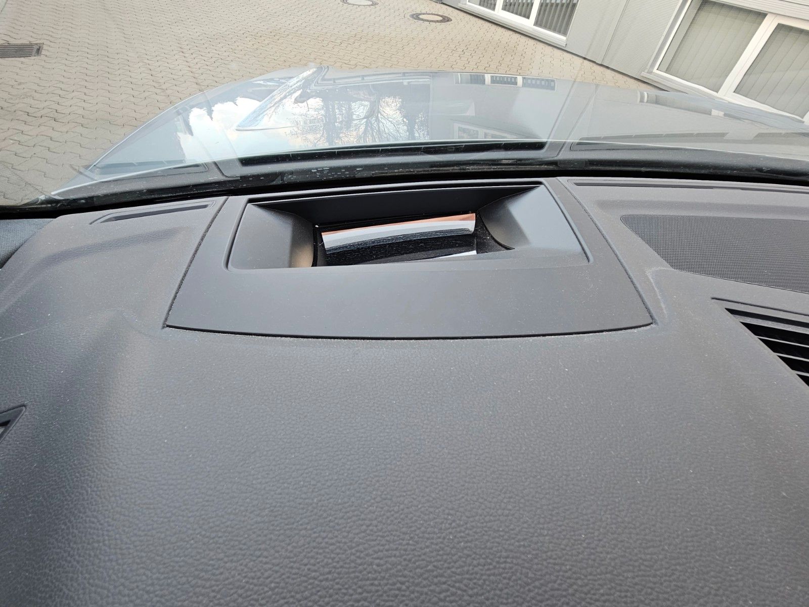 Volkswagen Touareg R-Line 4Motion - Samsaru's Car Outlet