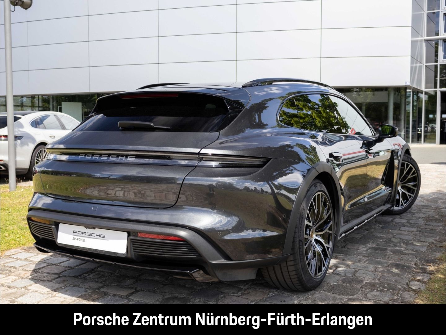 Porsche Taycan 4S Cross Turismo Achslenkung HD-Matrix In