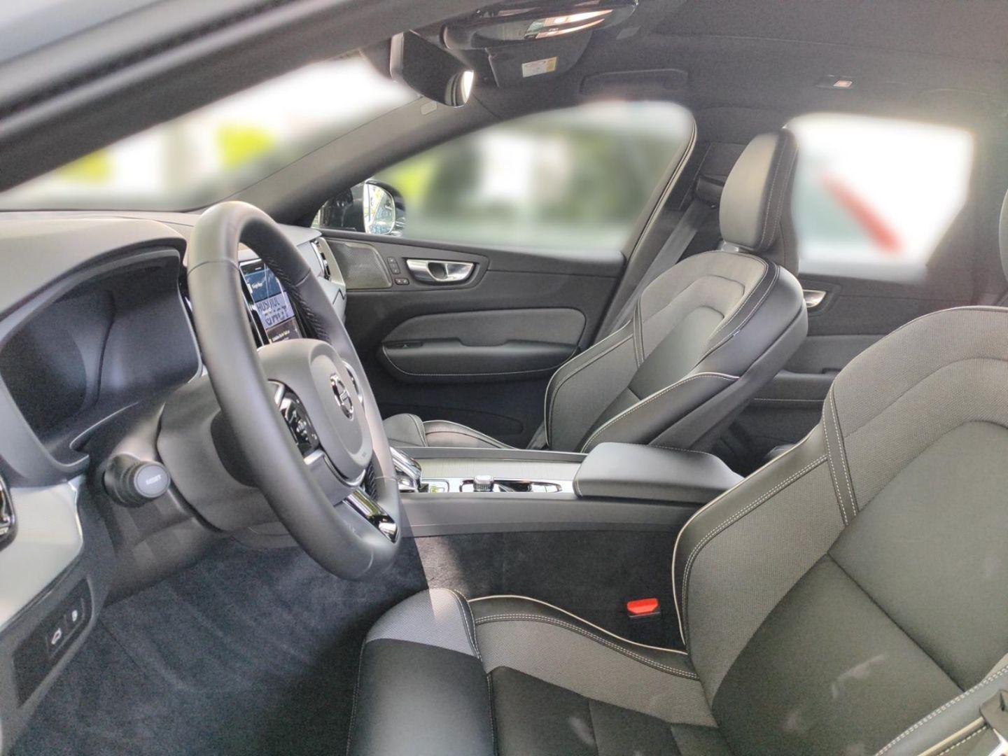 Volvo XC60 Recharge T6 AWD Plug-In-Hybrid Plus Dark Ha