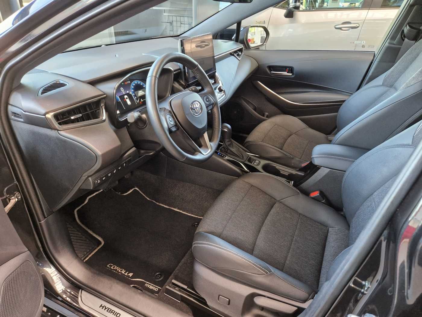 Toyota Corolla TS Hybrid - Samsaru's Car Outlet