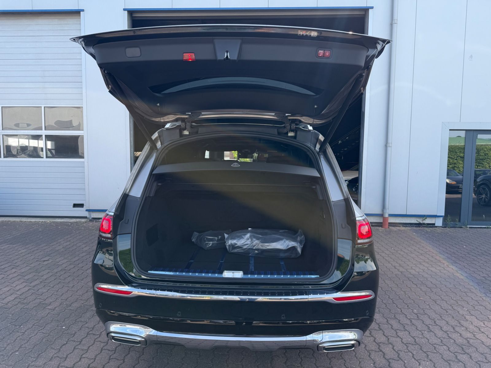 Mercedes-Benz GLS 600 Maybach 4Matic - Samsaru's Car Outlet