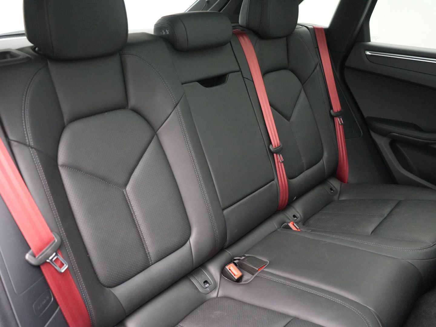 Porsche Macan T - Samsaru's Car Outlet