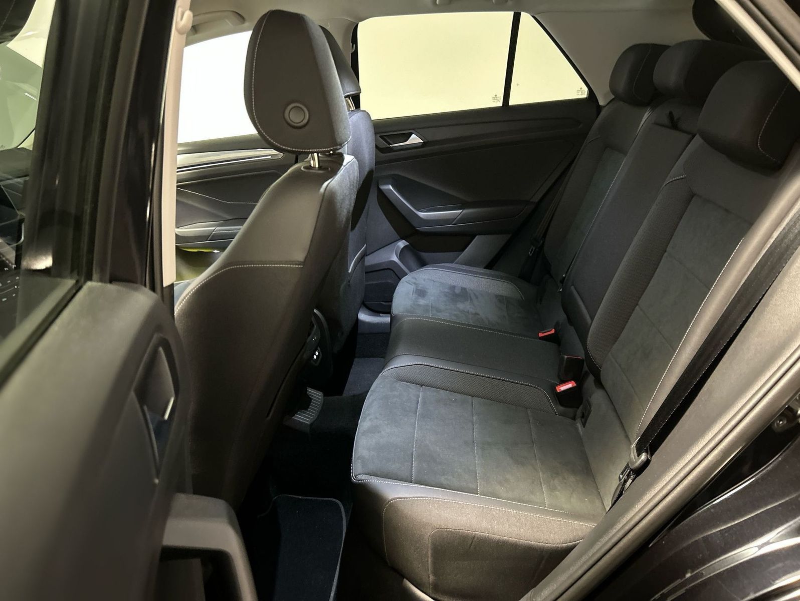 Volkswagen T-ROC 2.0 TDI Style - Samsaru's Car Outlet
