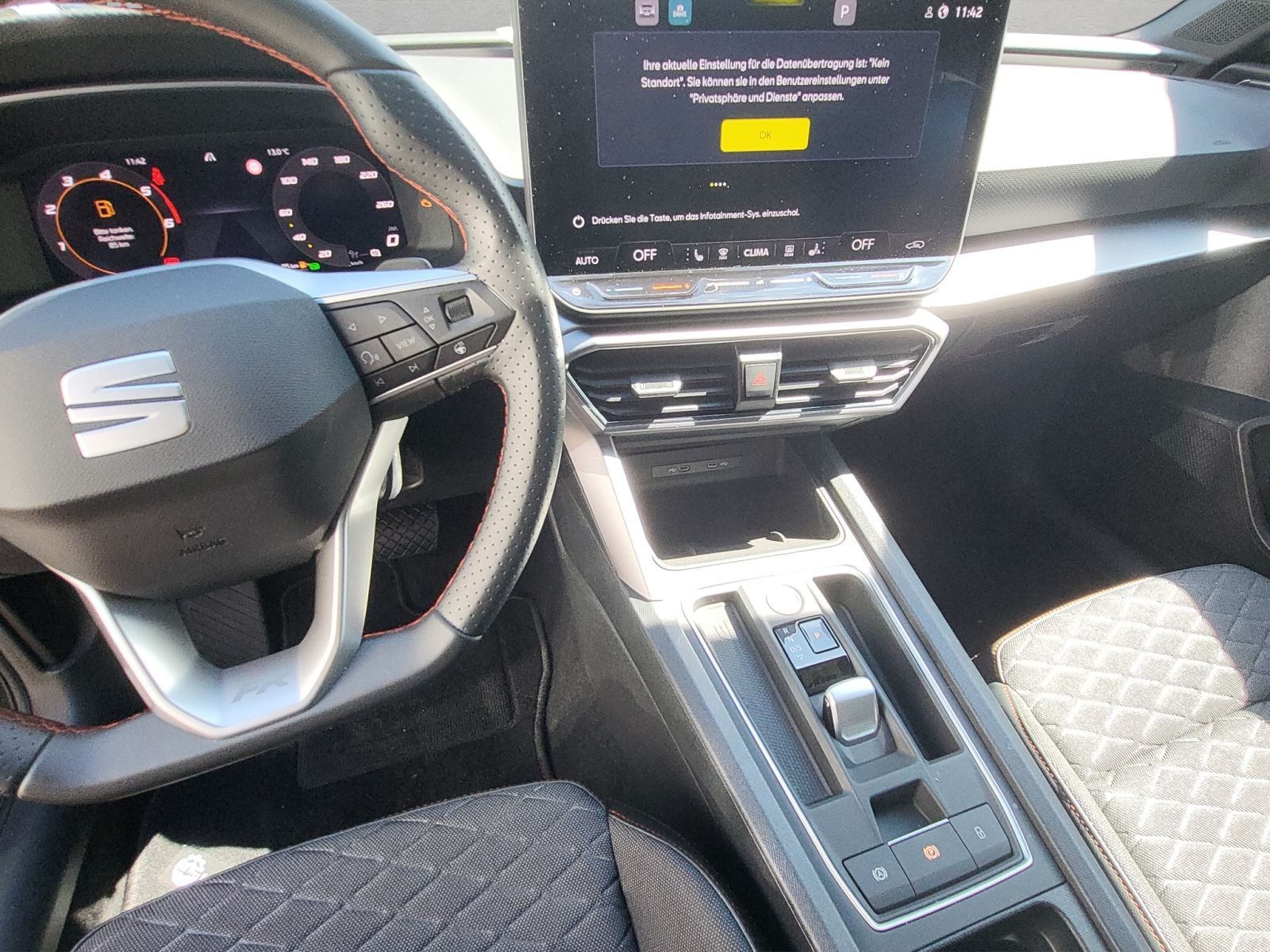 Seat Leon Sportstourer 2.0 TDI DSG FR AHK NAV RFK LAN