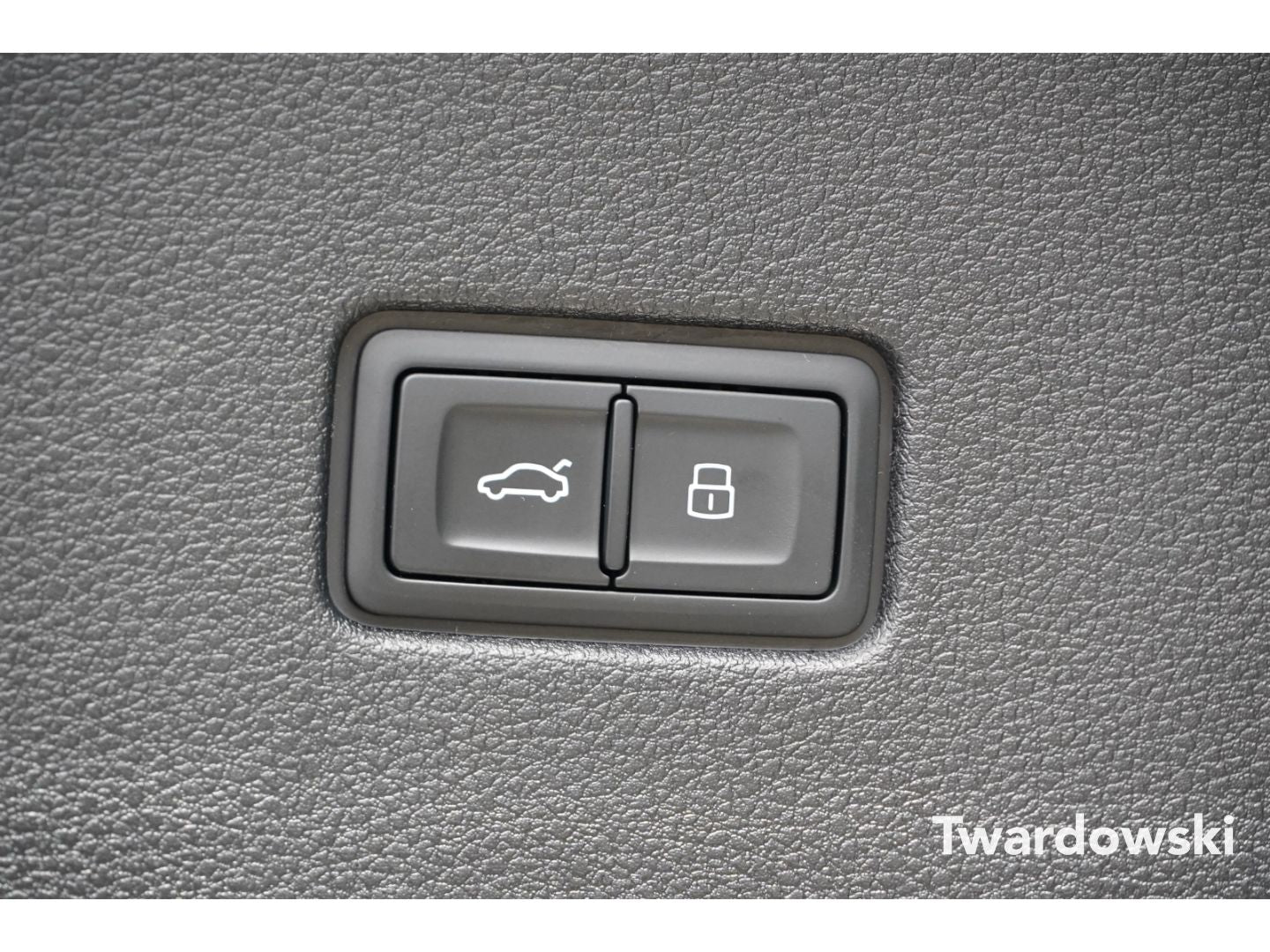 Audi Q8 S line Luftf. AHK PANO Matrix HUD B&O Allr.le