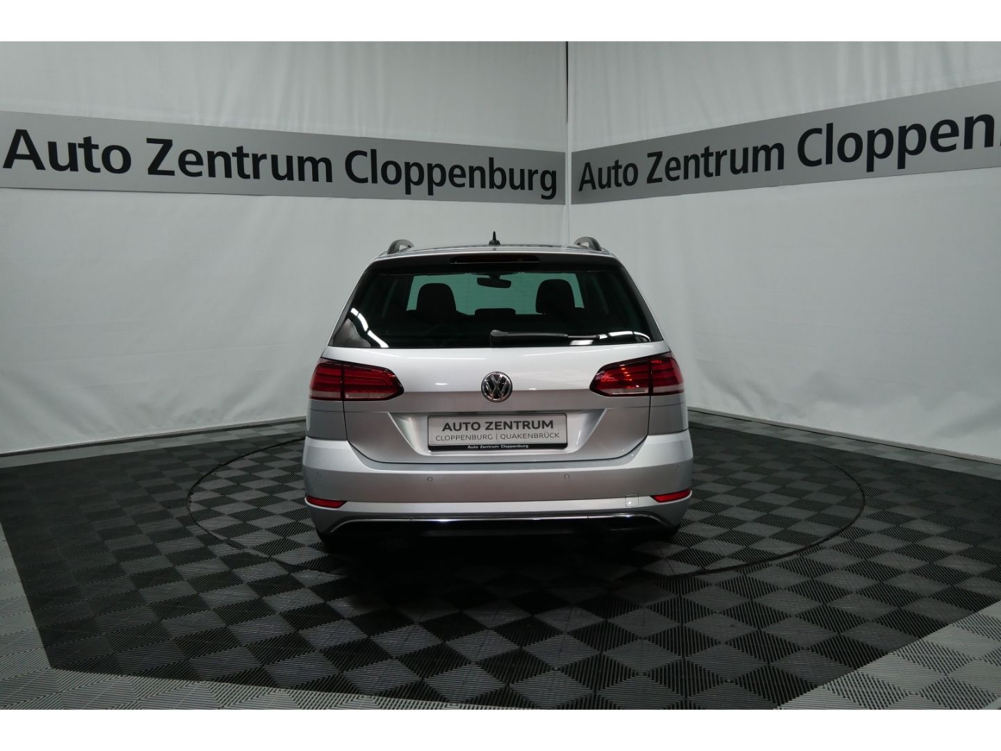 Volkswagen Golf Variant Comfortline 2.0 TDI - Samsaru's Car Outlet
