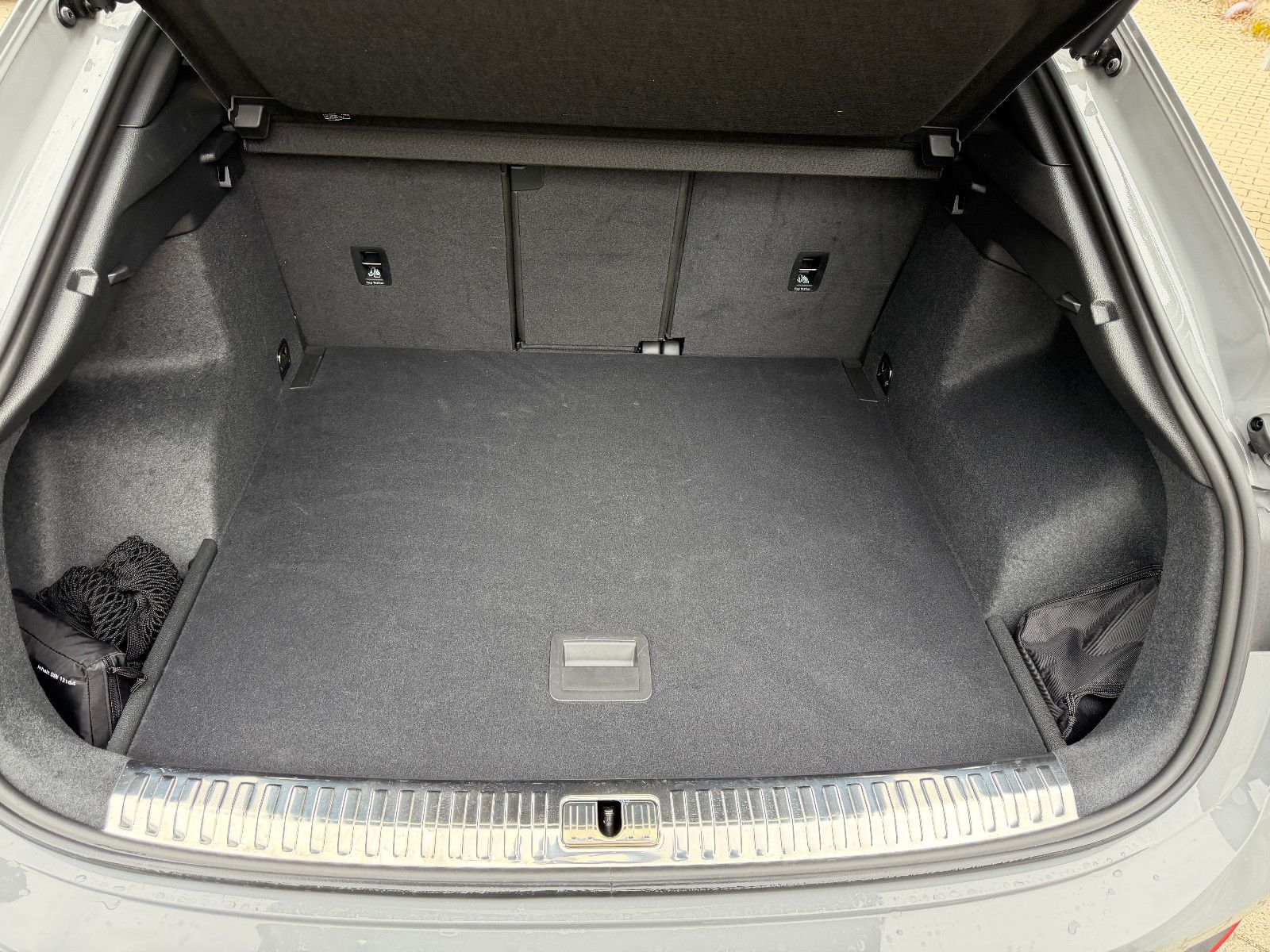 Audi Q3 Sportback 40 TFSI quattro S line, fast VOLL