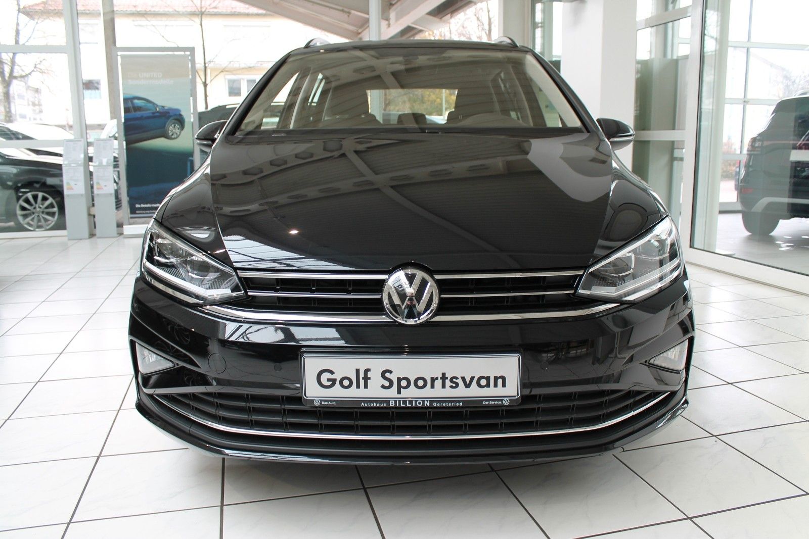 Volkswagen Golf Sportsvan 1.5 TSI ACT Comfortline - Samsaru's Car Outlet