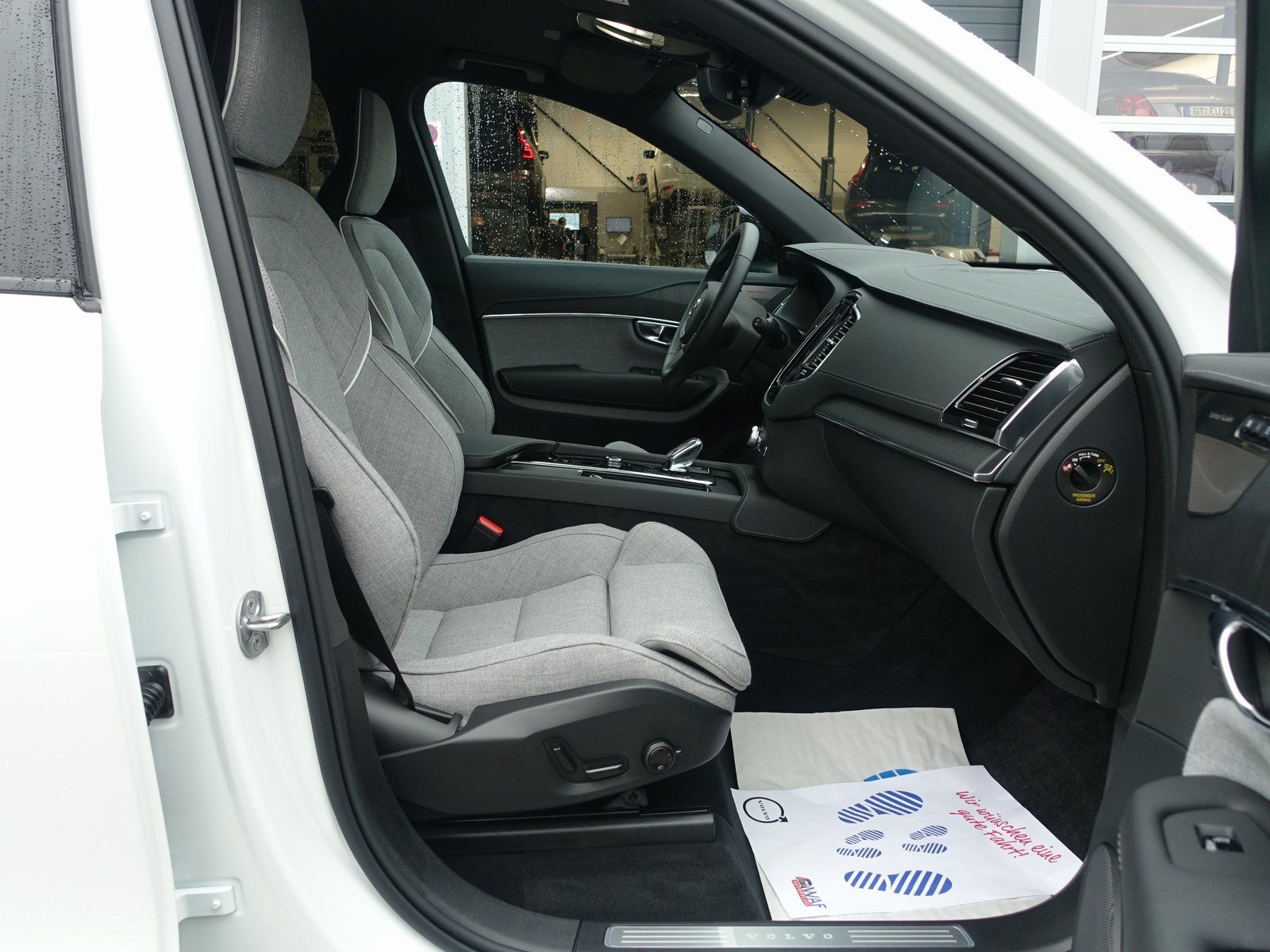 Volvo XC90 Plus Dark T8 AWD Plug-inHybrid/AHK/360°/H&K