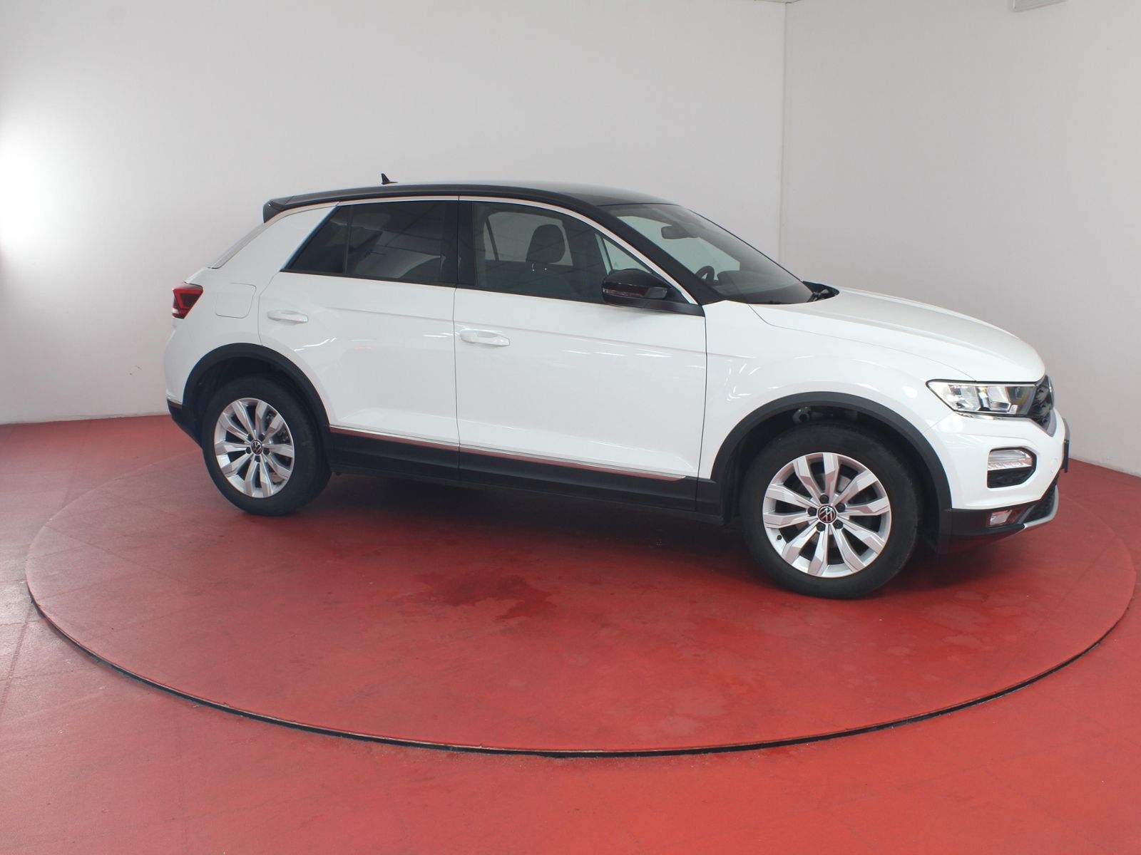 Volkswagen T-ROC 1.5TSI DSG - Samsaru's Car Outlet
