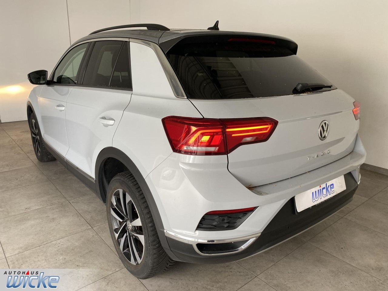 Volkswagen T-Roc 1.0 TSI United - Samsaru's Car Outlet