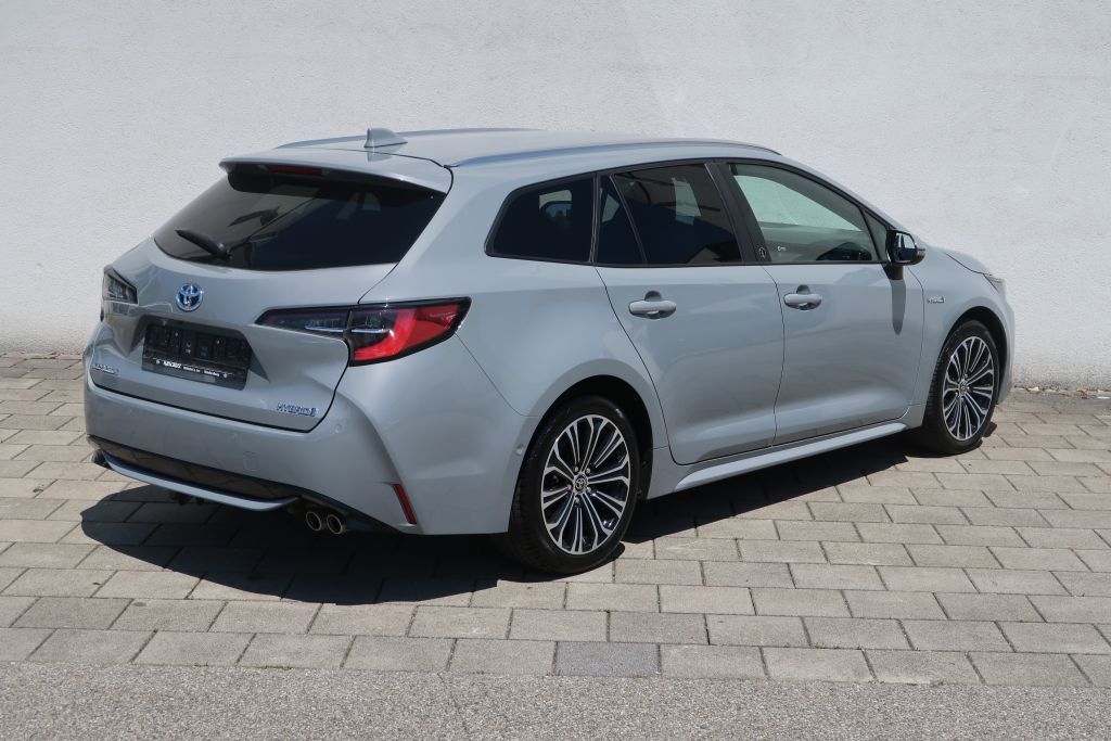 Toyota Corolla 2.0 Hybrid Touring S - Samsaru's Car Outlet