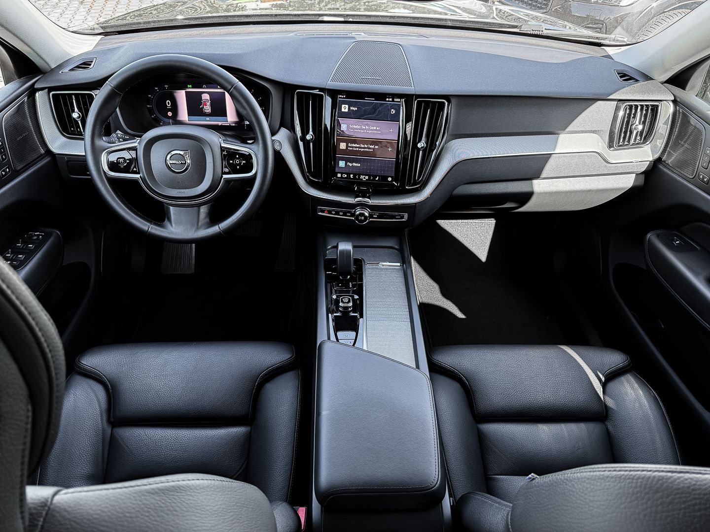 Volvo XC60 Plus Dark AWD B4 Diesel EU6d StandHZG AHK D