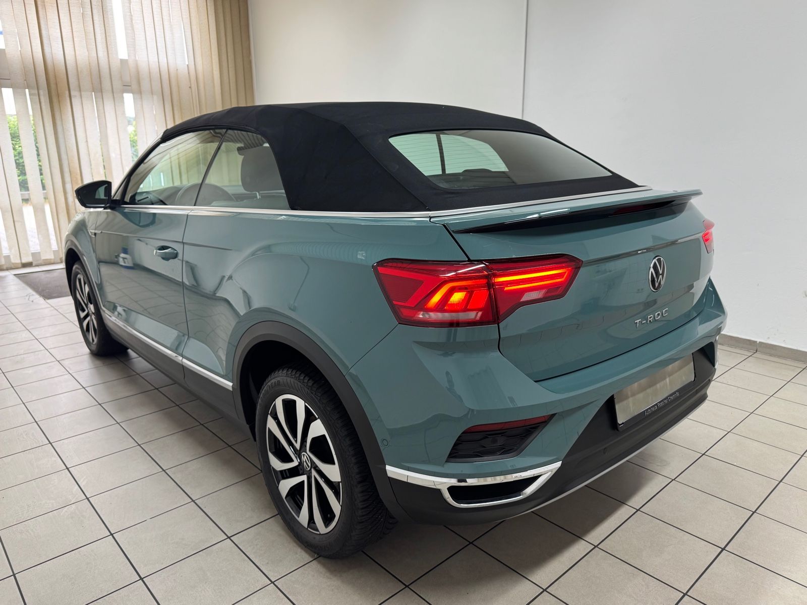 Volkswagen T-Roc Active - Samsaru's Car Outlet