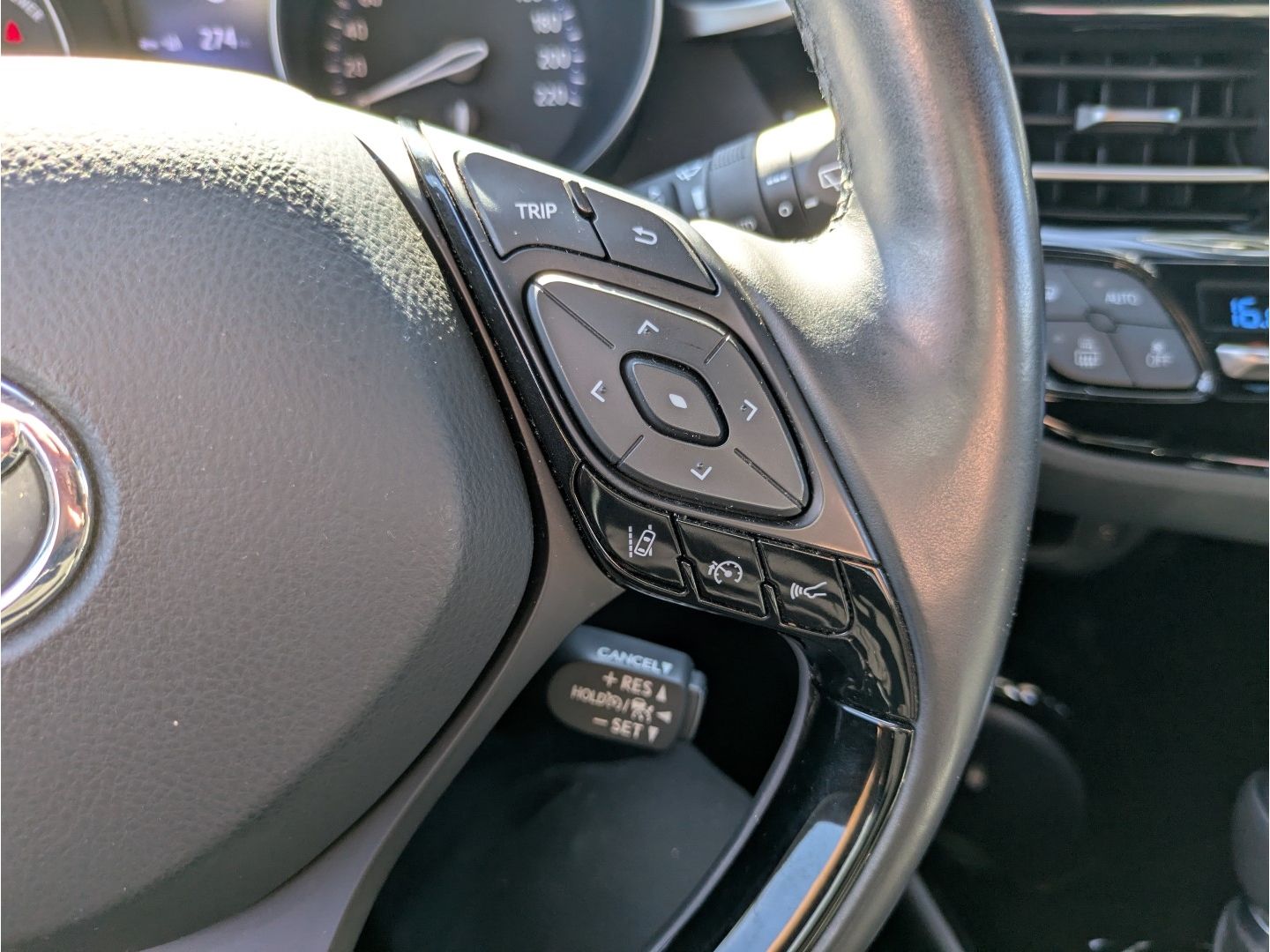 Toyota C-HR Style Selection - Samsaru's Car Outlet