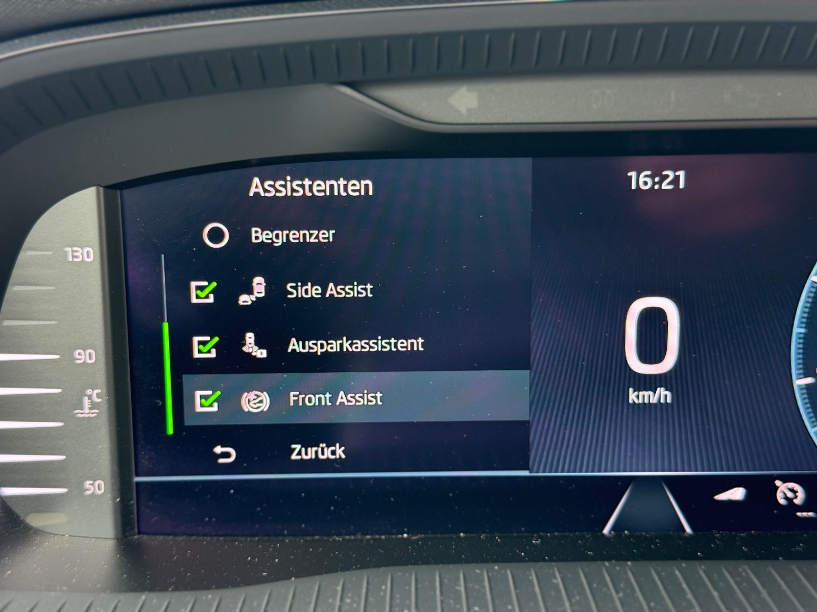 Skoda Octavia Combi 1.5 TSI Style - Samsaru's Car Outlet