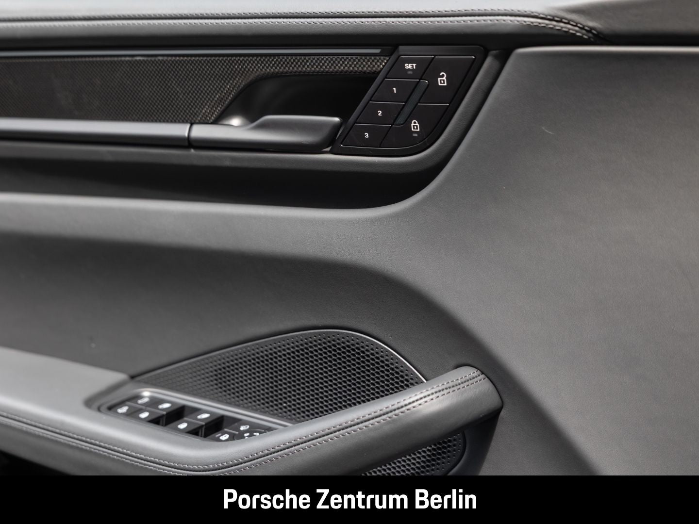 Porsche Macan Turbo Burmester Rückfahrkamera Panorama