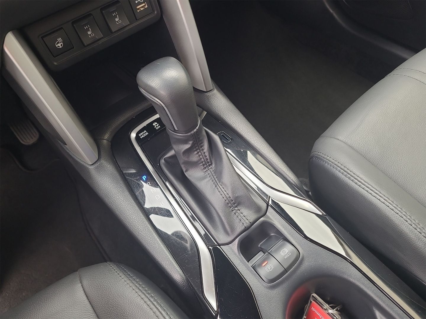 Toyota Corolla Cross 2.0 Hybrid FWD Lounge +AHK-Abnehmb