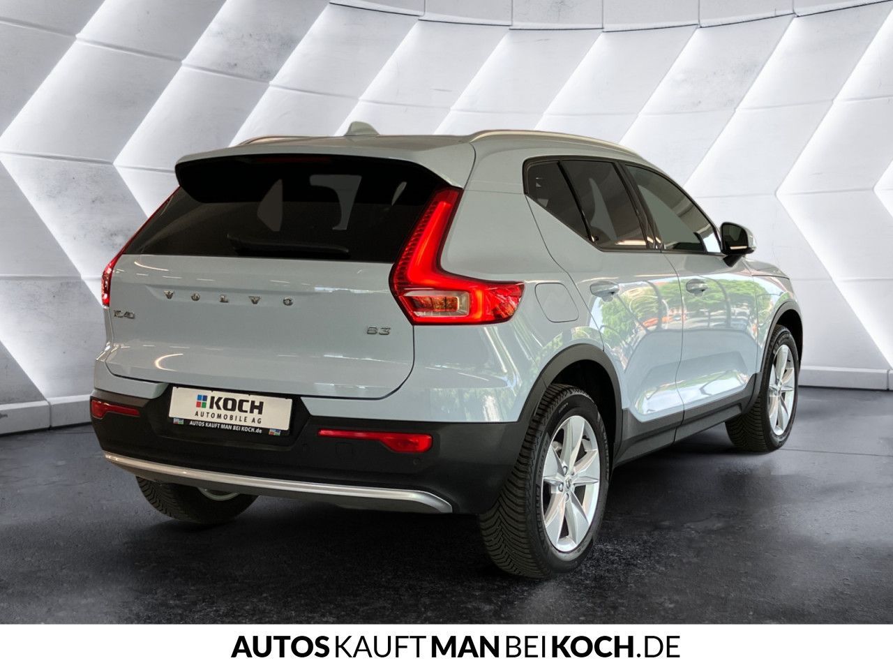 Volvo XC40 B3 DKG Core AHK LED SHZ/LHZ NAVI PDC/CAM!