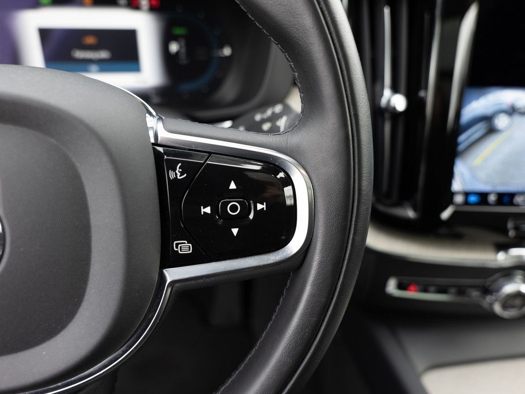 Volvo XC60 T6 AWD Inscription LED AHK 360° H/K PANO