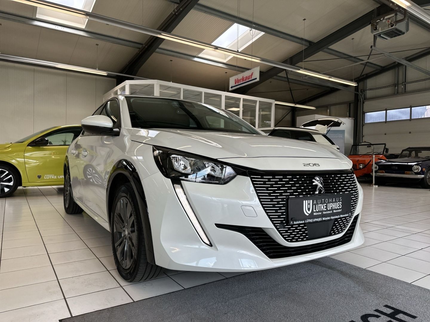 Peugeot 208 e- Allure - Samsaru's Car Outlet