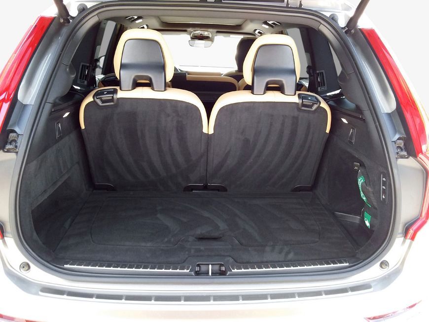 Volvo XC90 T8 AWD Recharge - Samsaru's Car Outlet