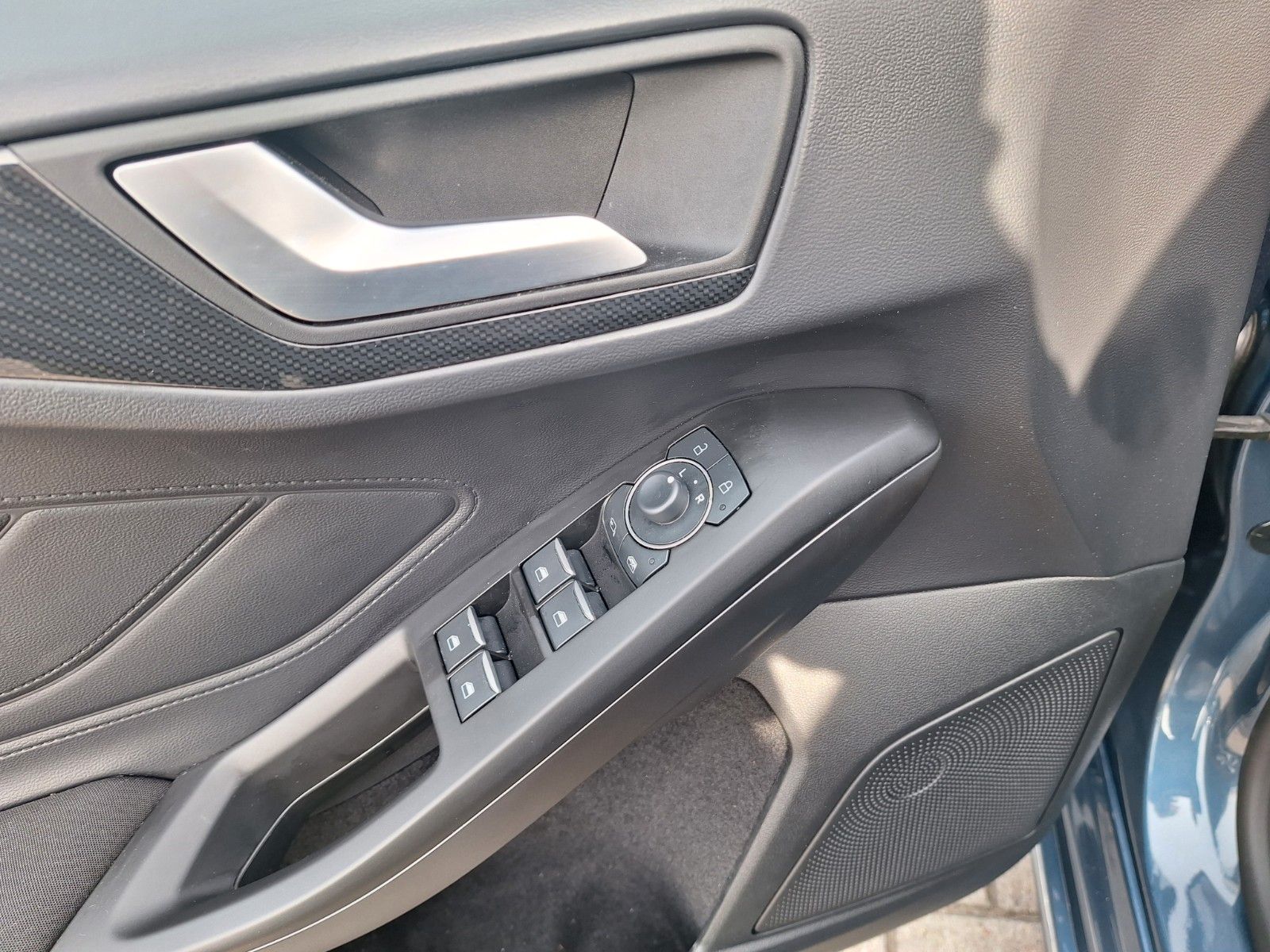 Ford Focus Turnier ST-Line X AHK NAVI LED PDC RFK LMF