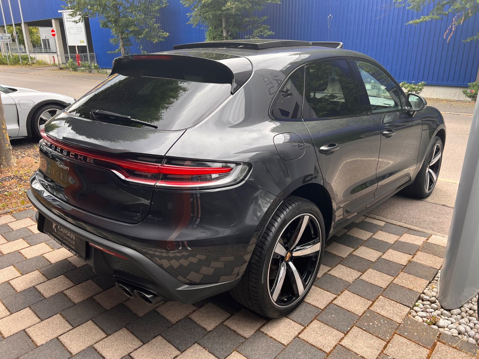 Porsche Macan III Exclusive - Samsaru's Car Outlet