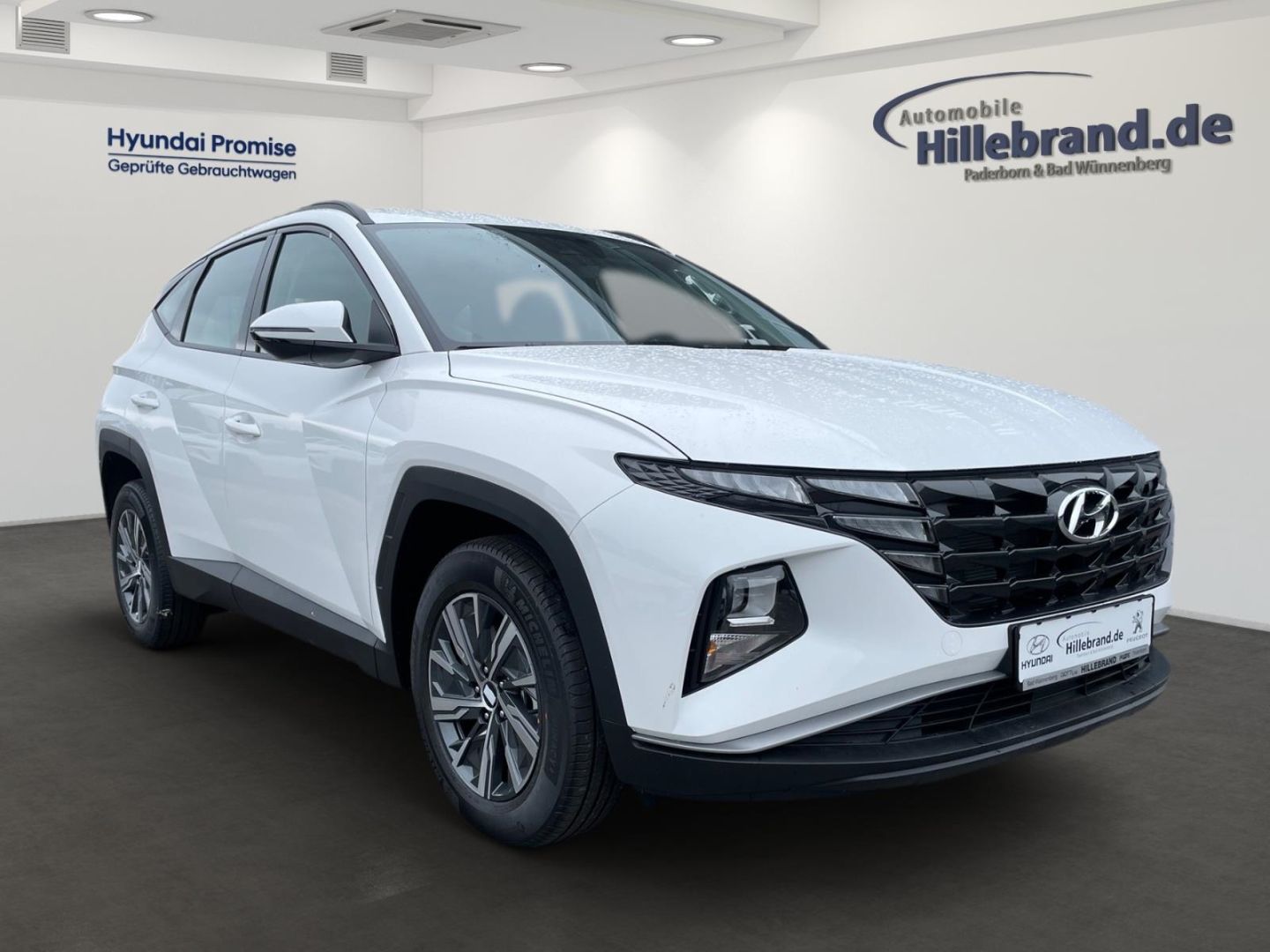 Hyundai Tucson Select Hybrid 2WD - Samsaru's Car Outlet