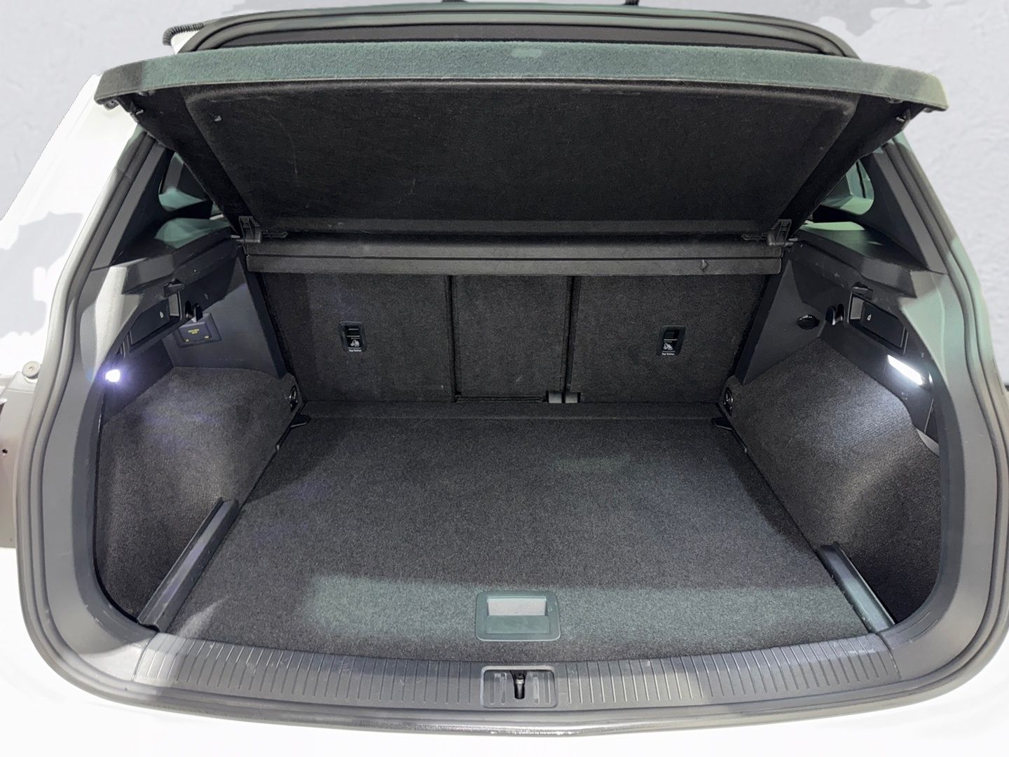Volkswagen Tiguan 2.0 TDI DSG 4M DSG 3x R LINE MATRIX PANO