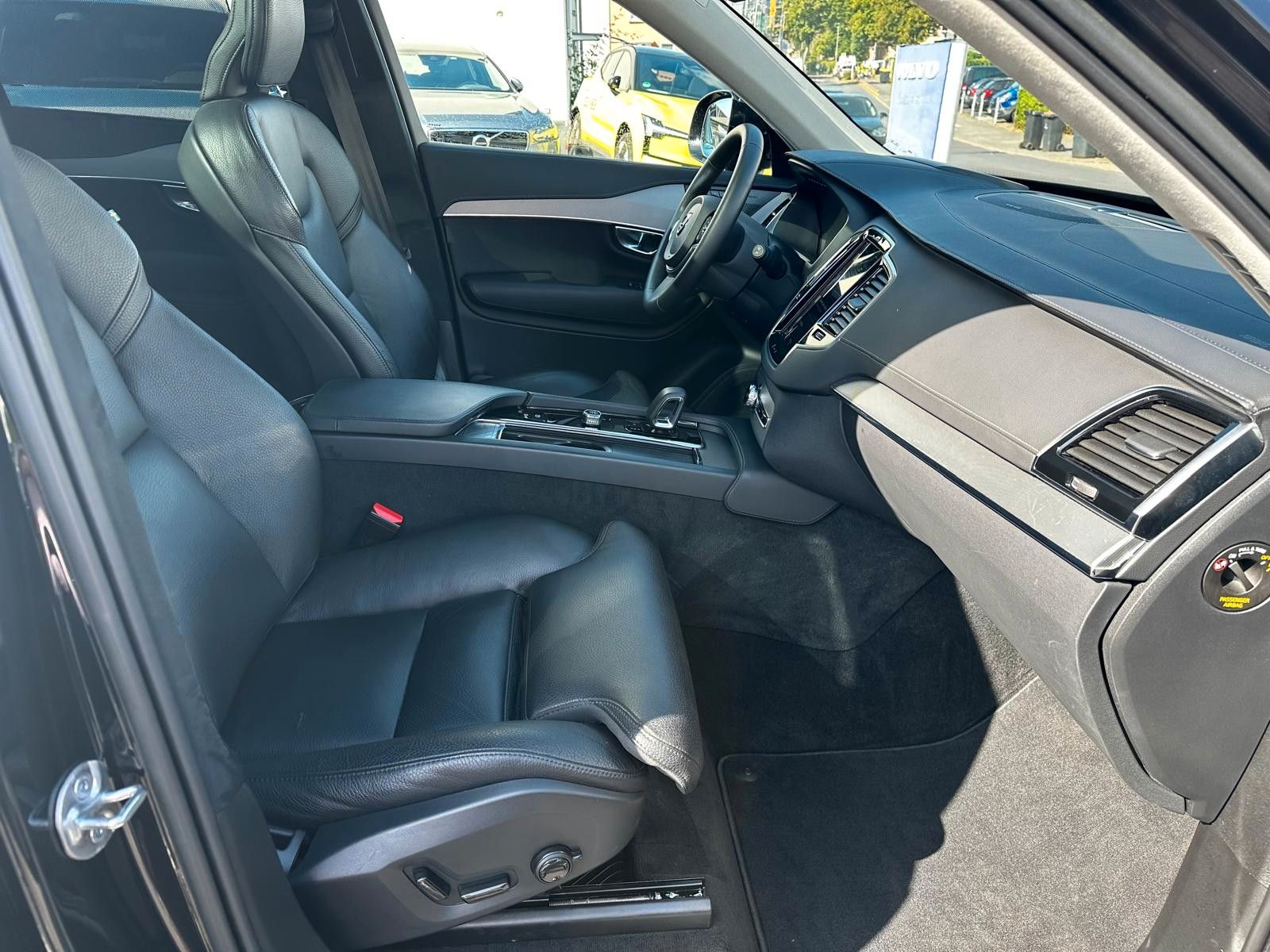 Volvo XC90 B5 AWD Ultimate 7-Sitz,AHK,360°,HUD,PANO