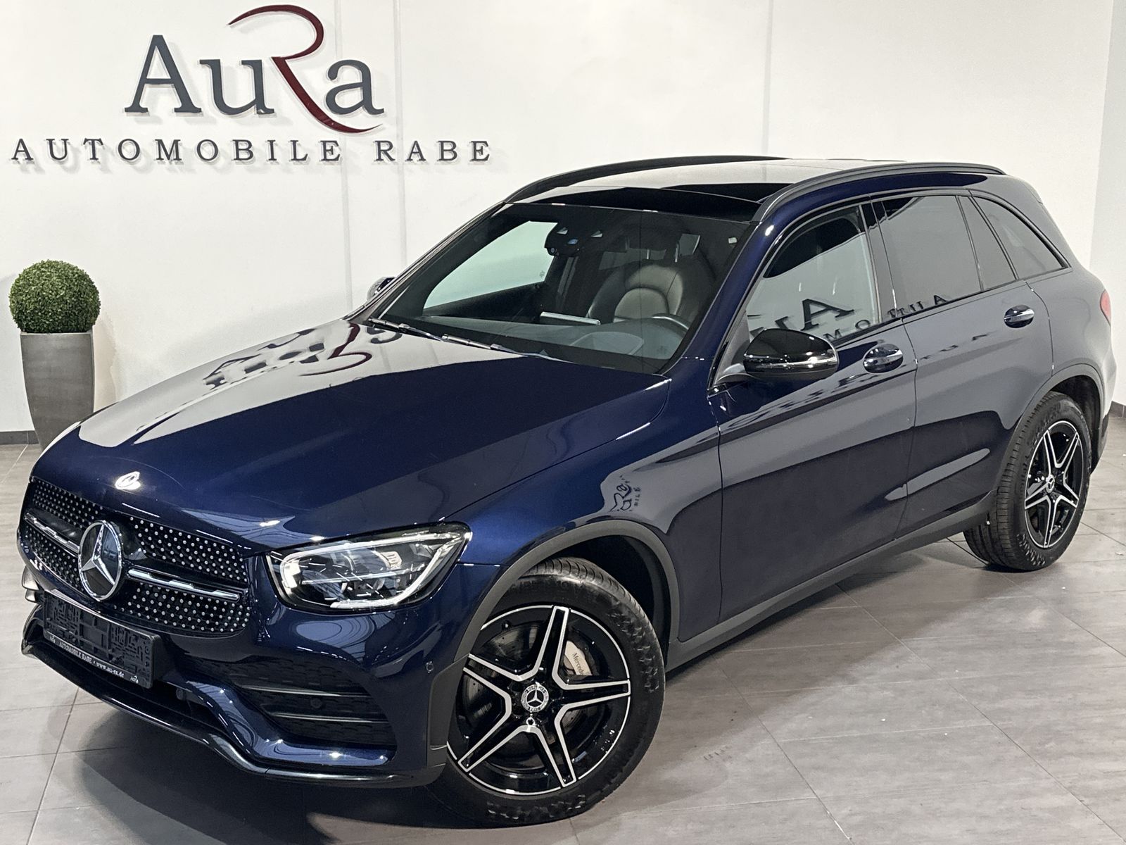 Mercedes-Benz GLC 200d 4M AMG-Line NAV+LED+AHK+HUD+PANO+ACC+PP