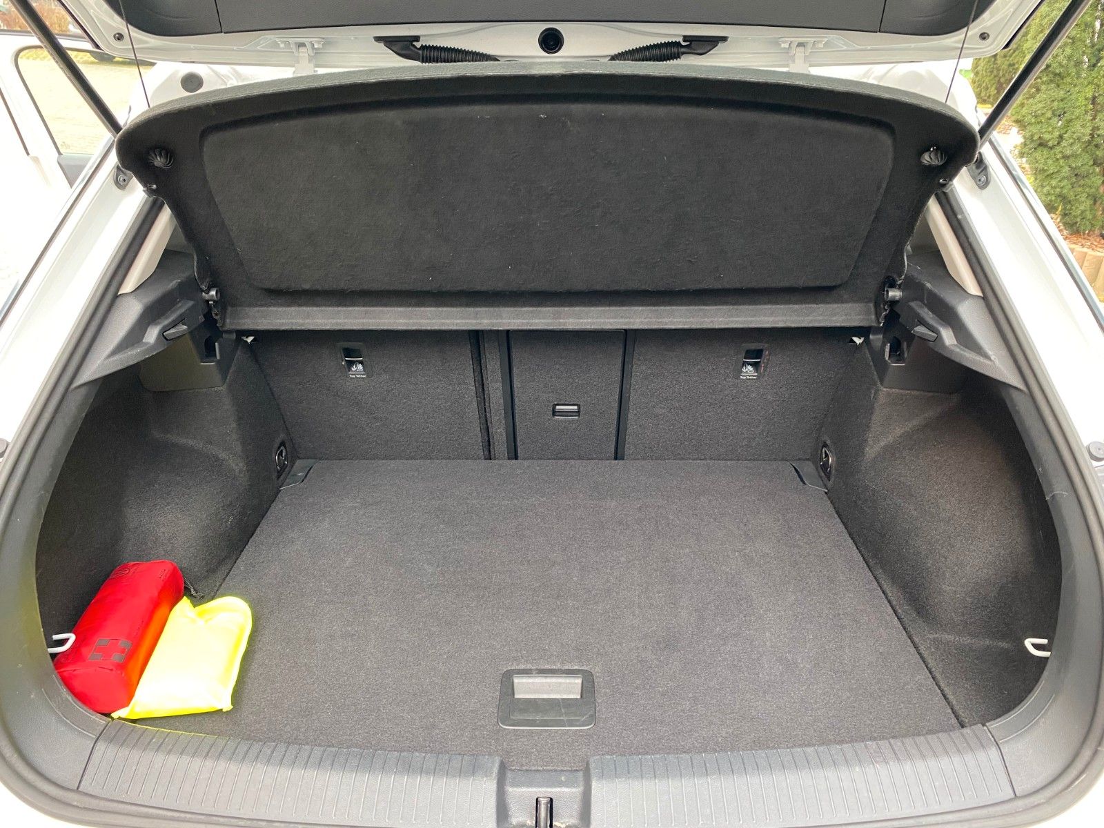 Volkswagen T-Roc Move - Samsaru's Car Outlet