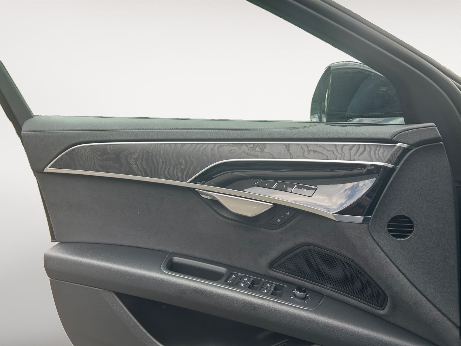 Audi A8 50 TDI quattro S-Line - Samsaru's Car Outlet