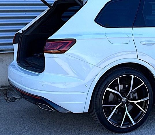 Volkswagen Touareg R 4Motion eHybrid - Samsaru's Car Outlet
