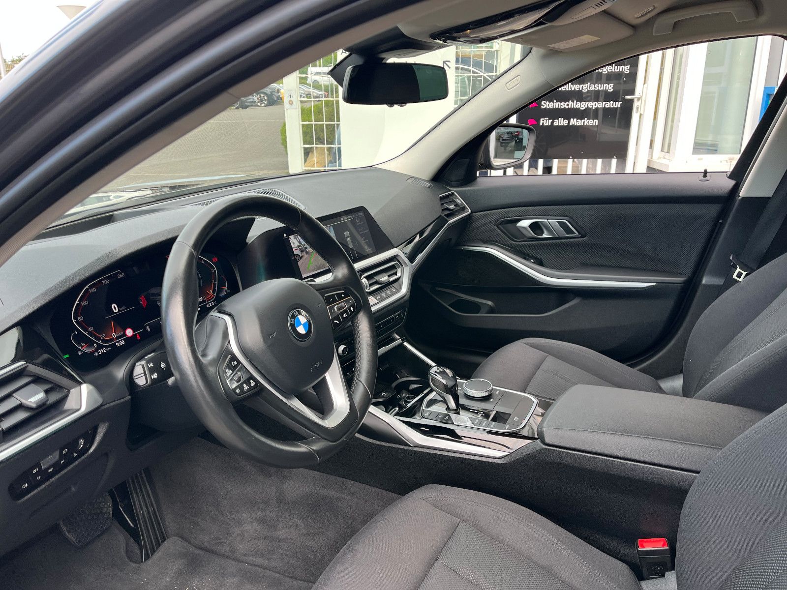 BMW 320iA G21 Tour - Samsaru's Car Outlet