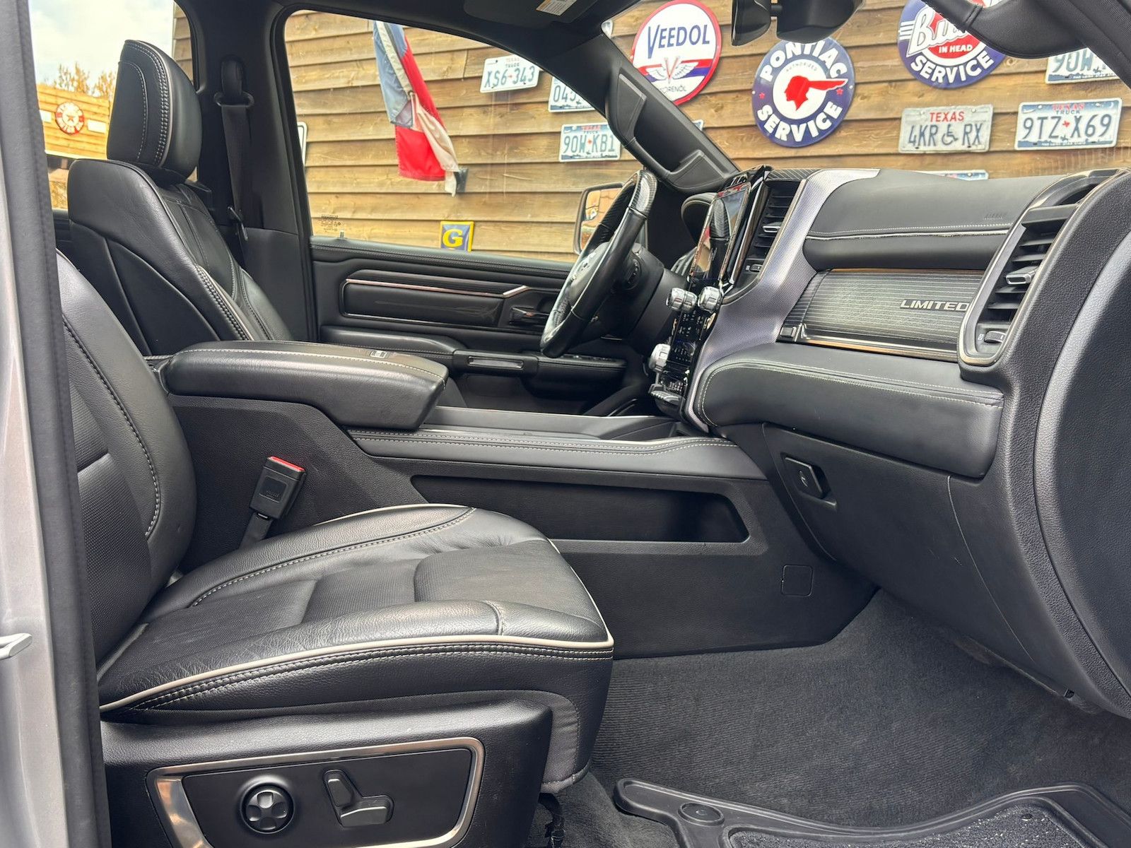 Dodge RAM 1500 5,7 Limited 4x4 LED Pano AHK Memory LPG