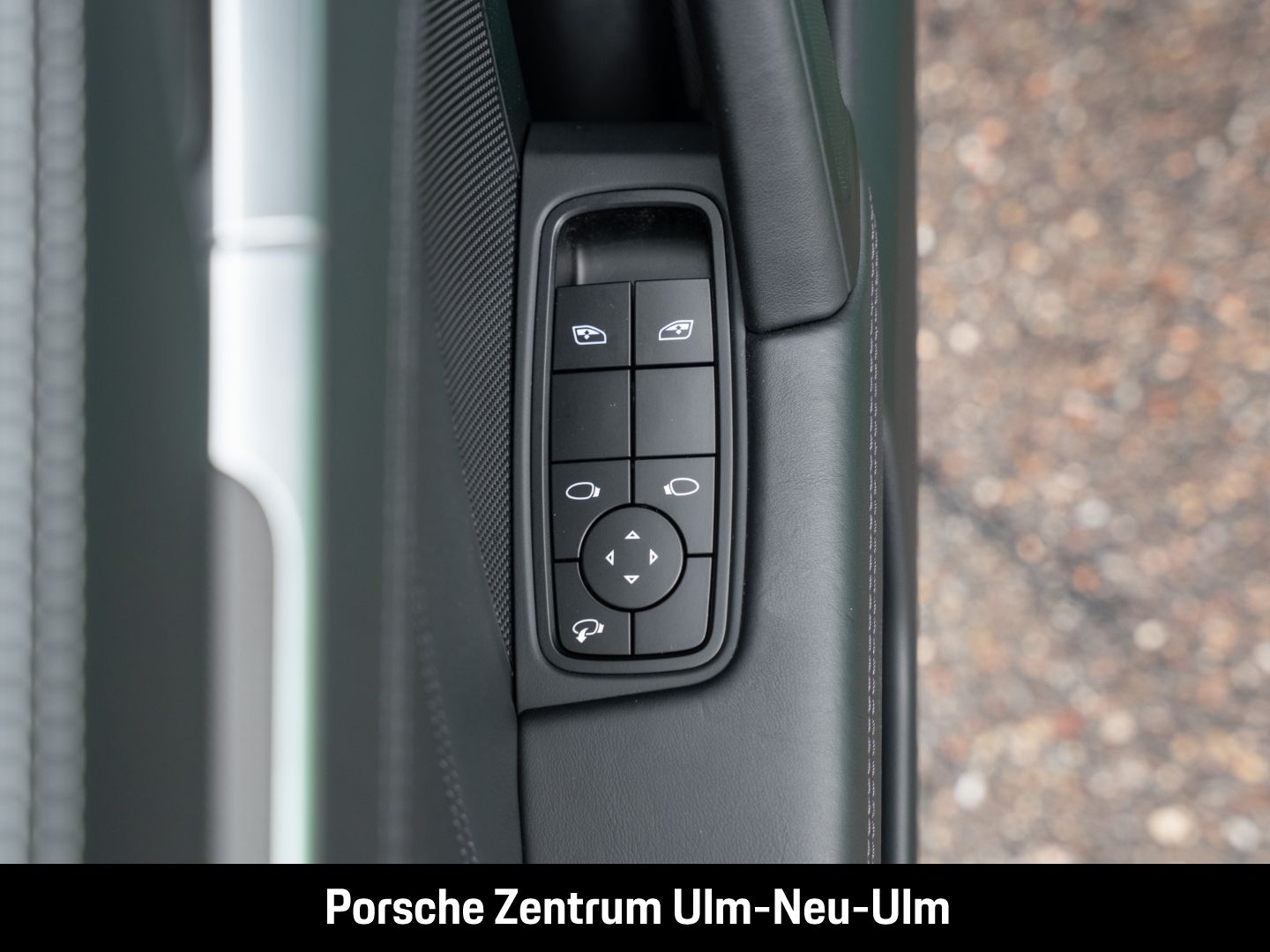 Porsche 992 911 Turbo S Pythongrün Sportabgasanlage LED