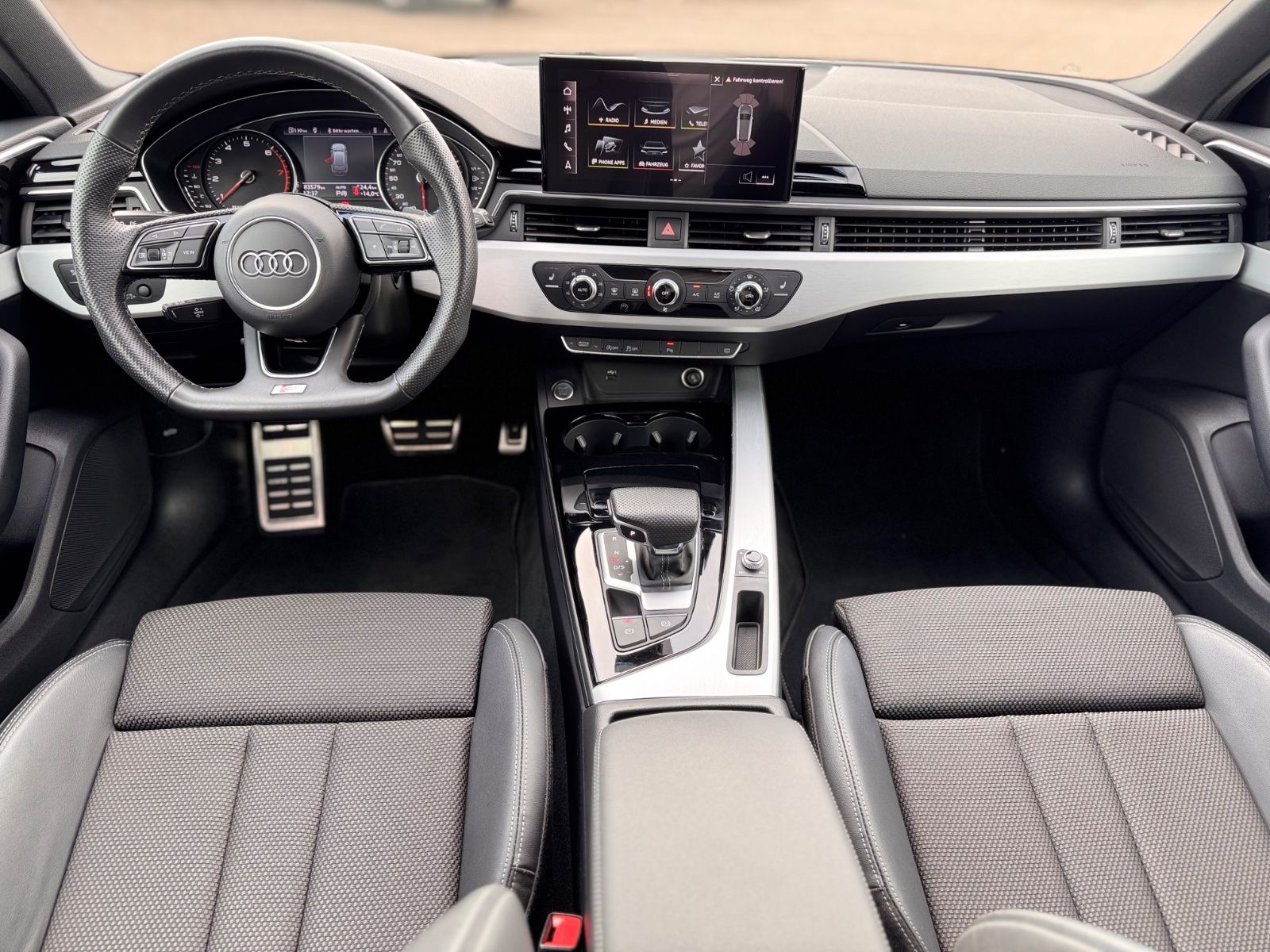 Audi A4 Avant 40 TFSI S line - Samsaru's Car Outlet