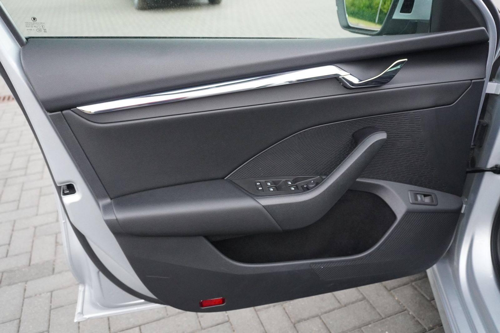 Skoda Octavia Combi 2.0 TDI Style - Samsaru's Car Outlet