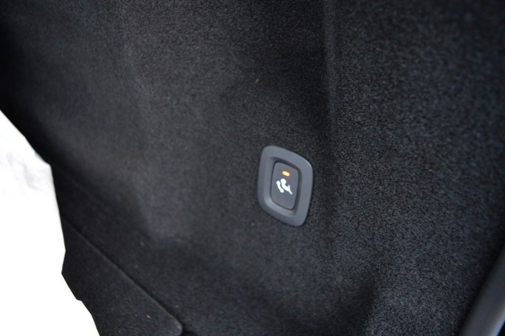 Volvo XC60 B4 D AWD Plus Dark Auto *Nappa Amber+AHK+WR