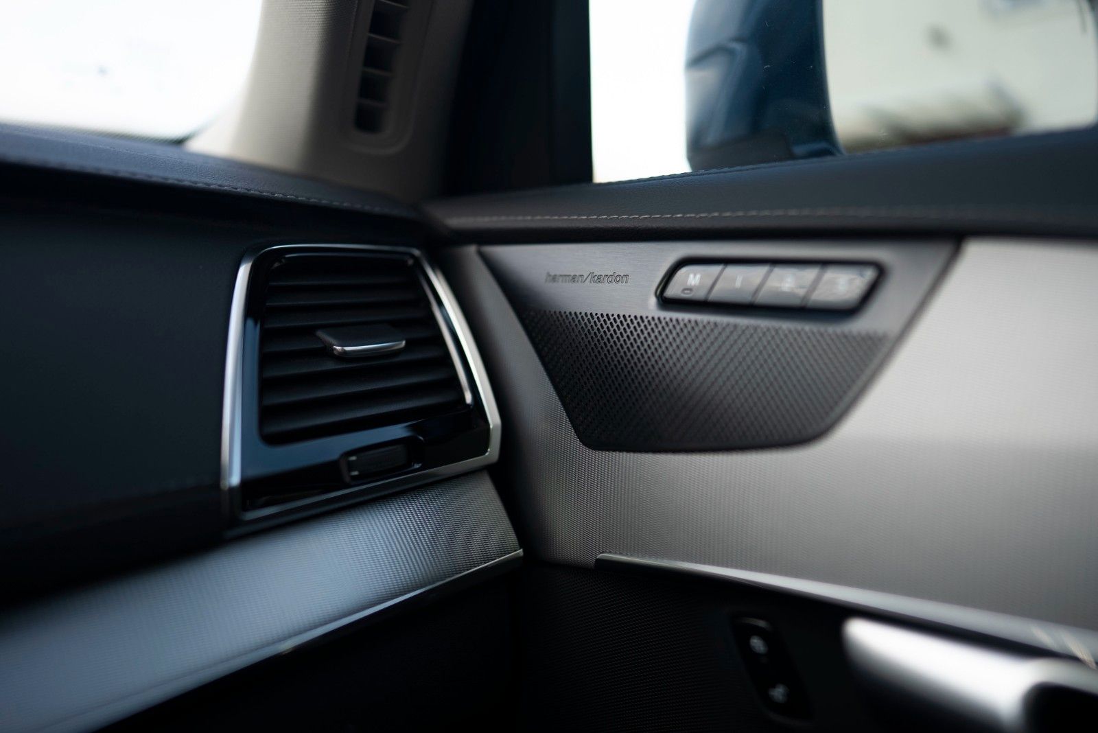 Volvo XC90 B5 Diesel Plus AWD Pano AHK Standhz. BLIS