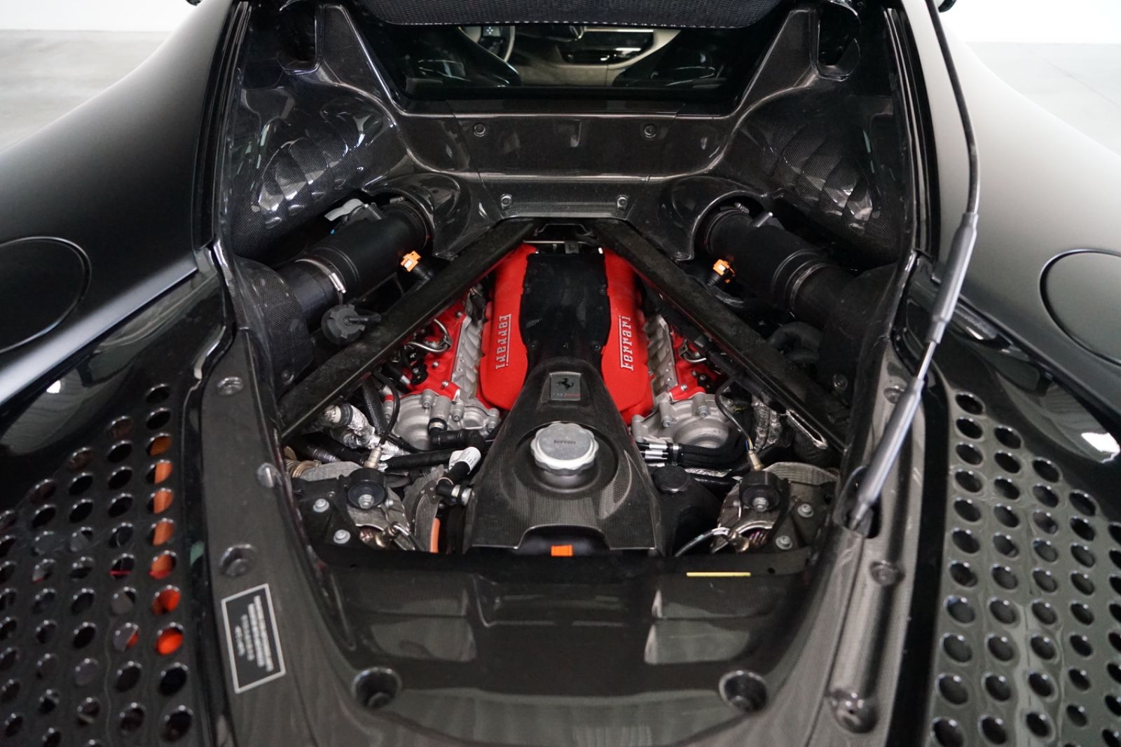 Ferrari SF90 - Samsaru's Car Outlet