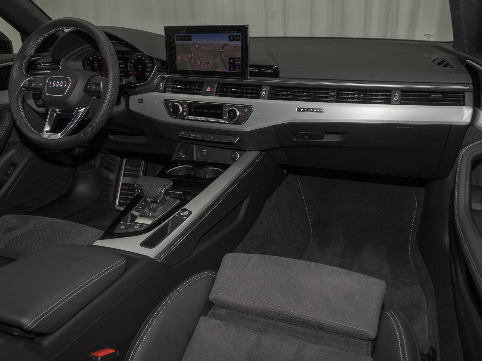 Audi A4 Avant 40 TFSI Q 2x S LINE MATRIX AHK LM19 KAM