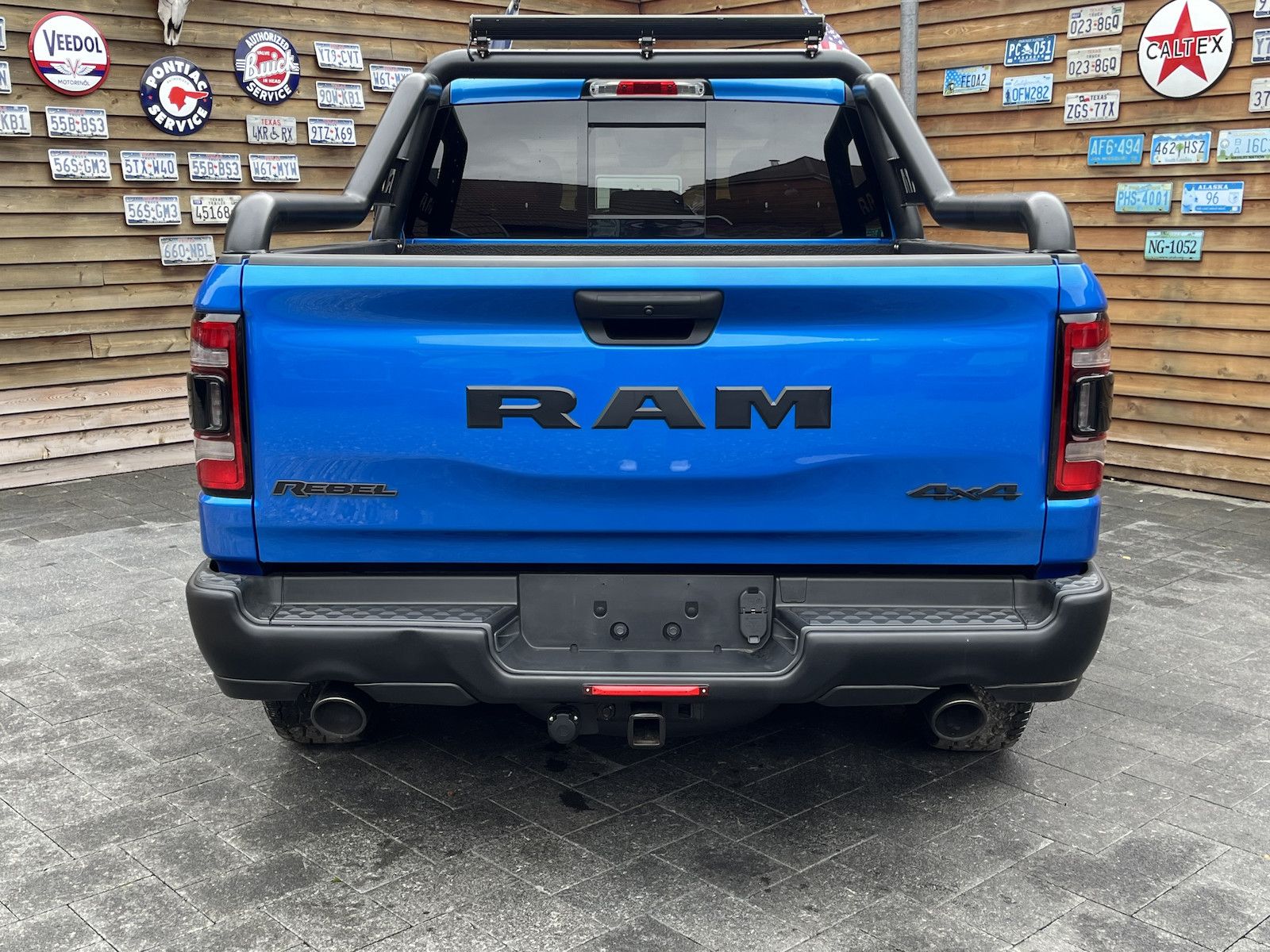 Dodge RAM 1500 REBEL 4x4 LPG AHK 5,7L LED Rollbar