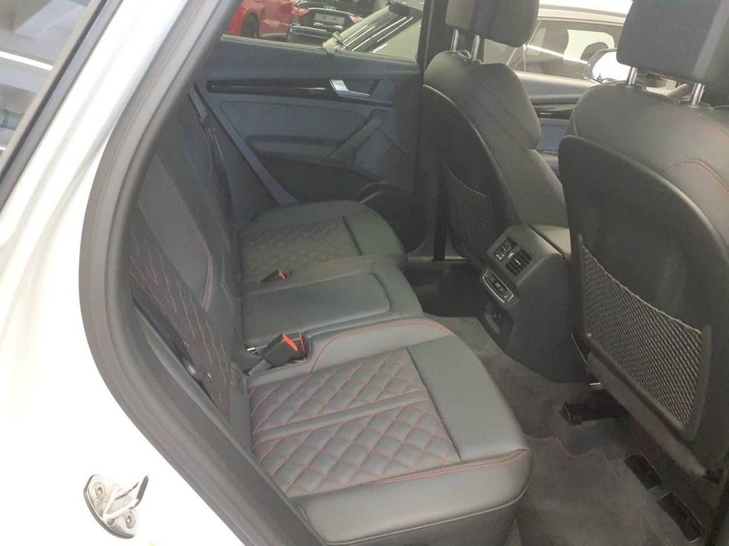 Audi Q5 S line 45 TFSI quattro - Samsaru's Car Outlet